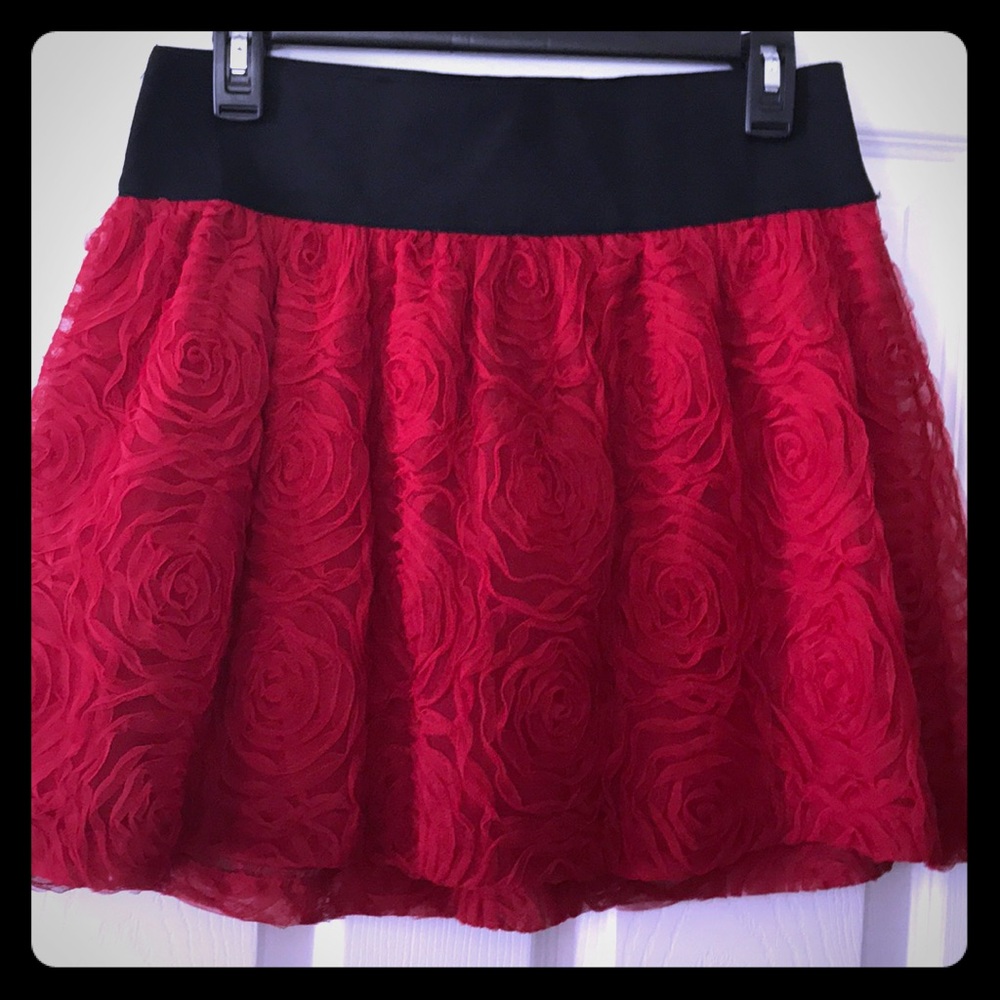 Red Floral skirt size Medium M Stooshy